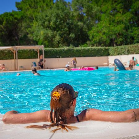 Camping La Sousta**** Remoulins Zewnętrze zdjęcie