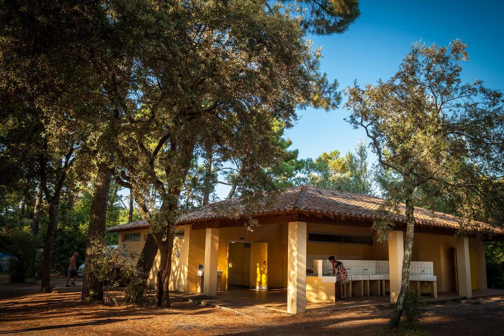Camping La Sousta**** Remoulins Zewnętrze zdjęcie