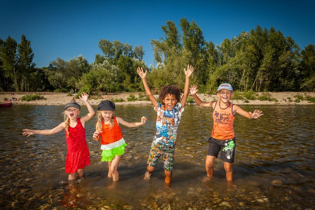 Camping La Sousta**** Remoulins Zewnętrze zdjęcie