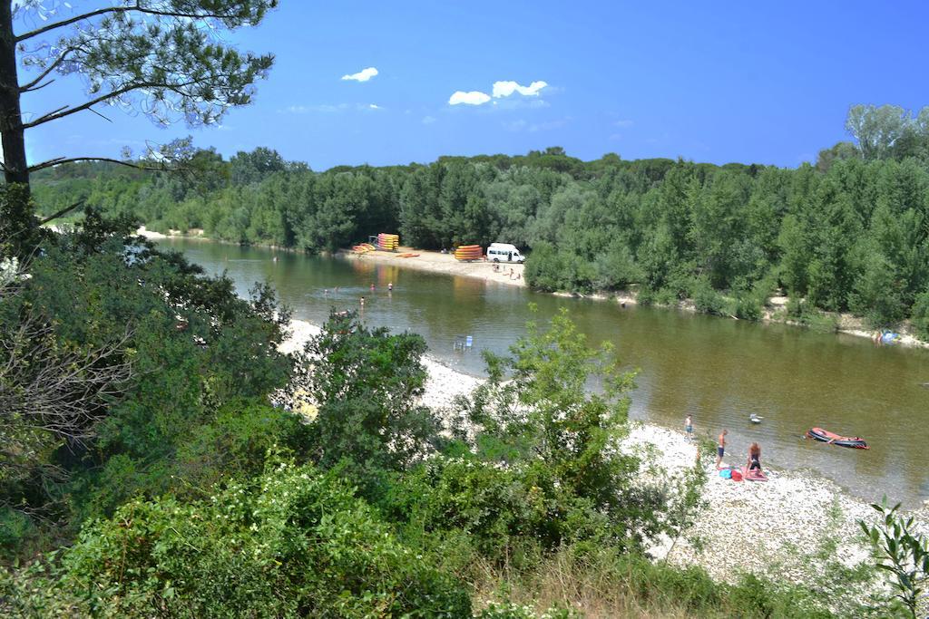 Camping La Sousta**** Remoulins Zewnętrze zdjęcie