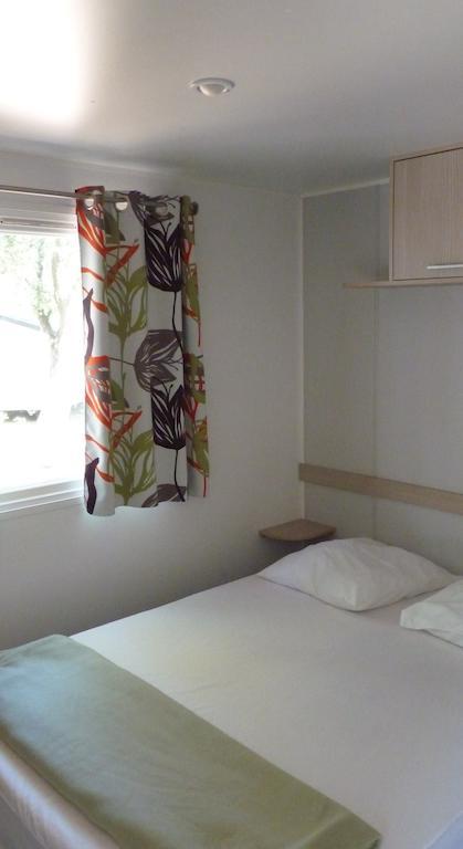 Camping La Sousta**** Remoulins Pokój zdjęcie